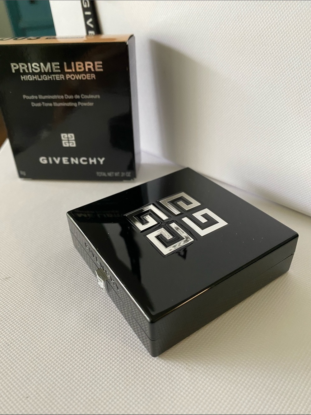 Givenchy Prisme Libre Highlighter Powder - Picture 4 of 4